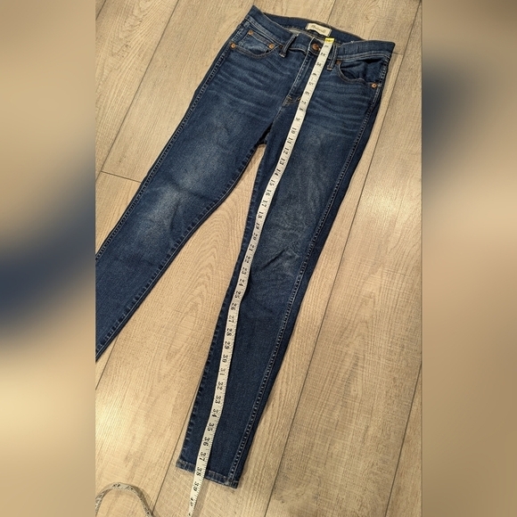 Madewell Denim 9” High Rise  Skinny Jeans - Picture 6 of 11